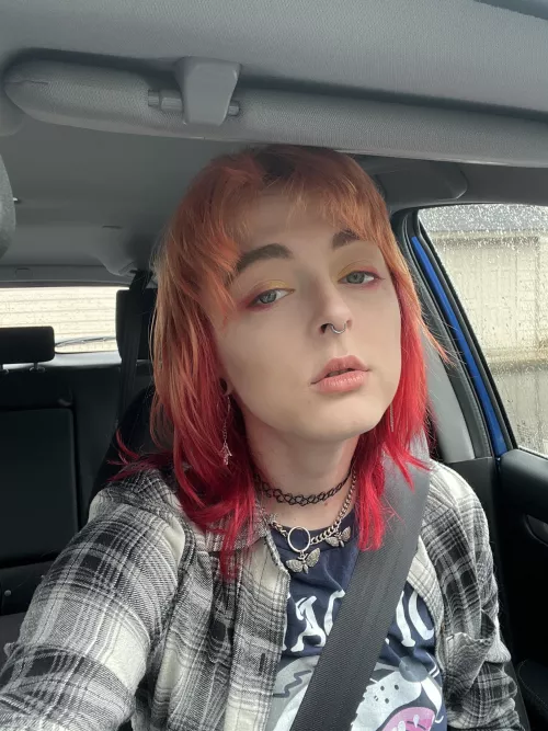 i’m gonna have to quit my job due to a head injury - does anyone want to help support this needy femboy to get the T they need?