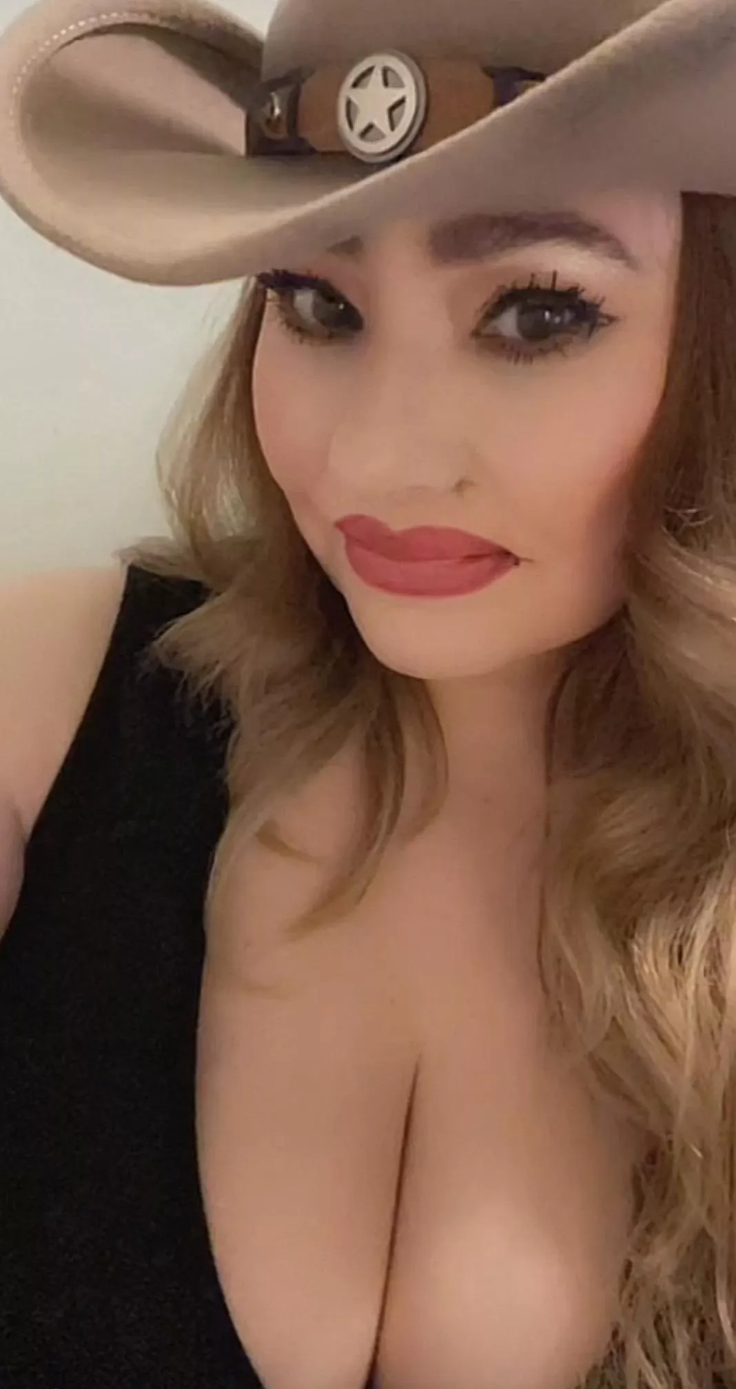 I’m her son, Who would bully me I’ll give u my moms nudes my Kik is loserfaggot91