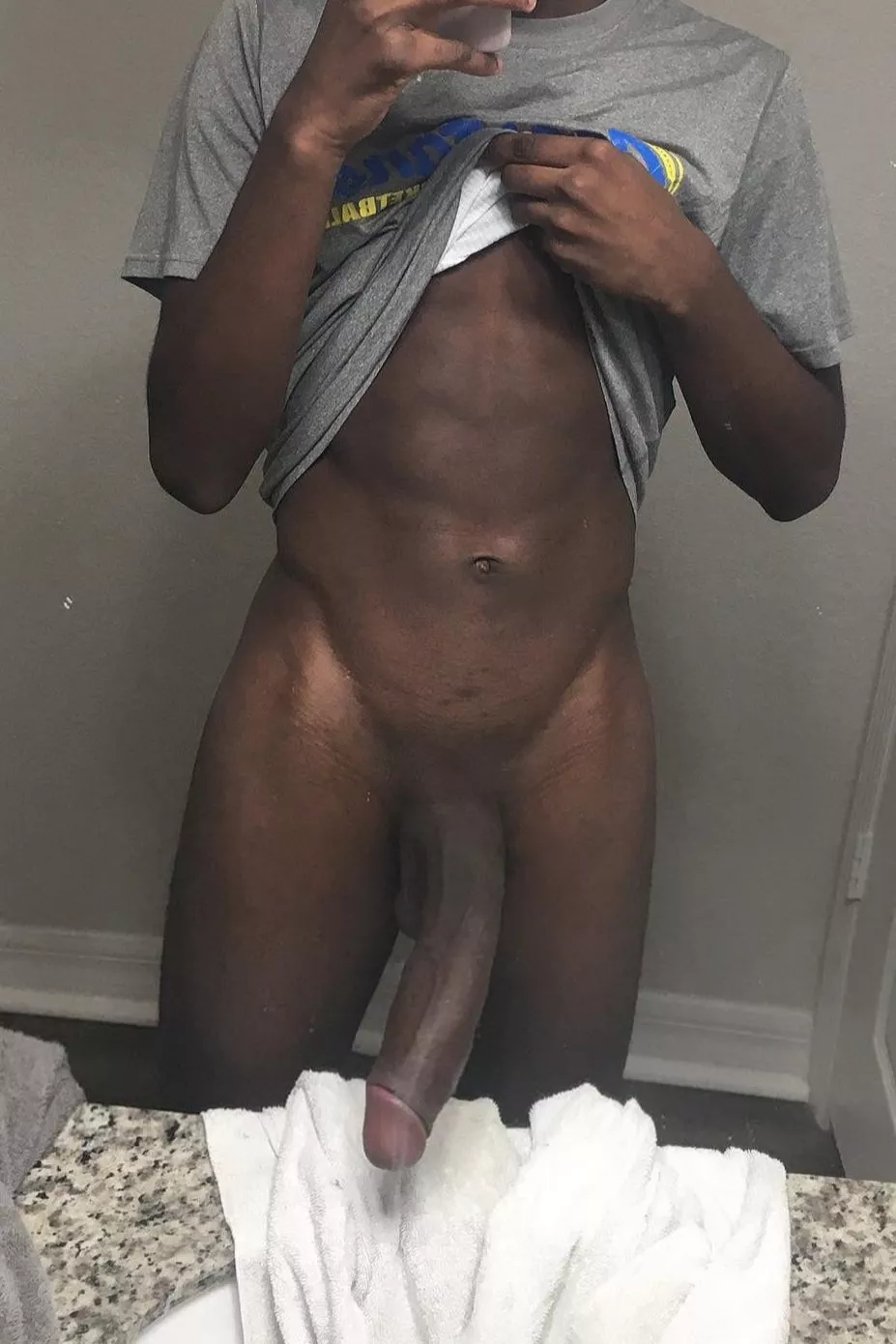 I'm here guys!!!! 😉