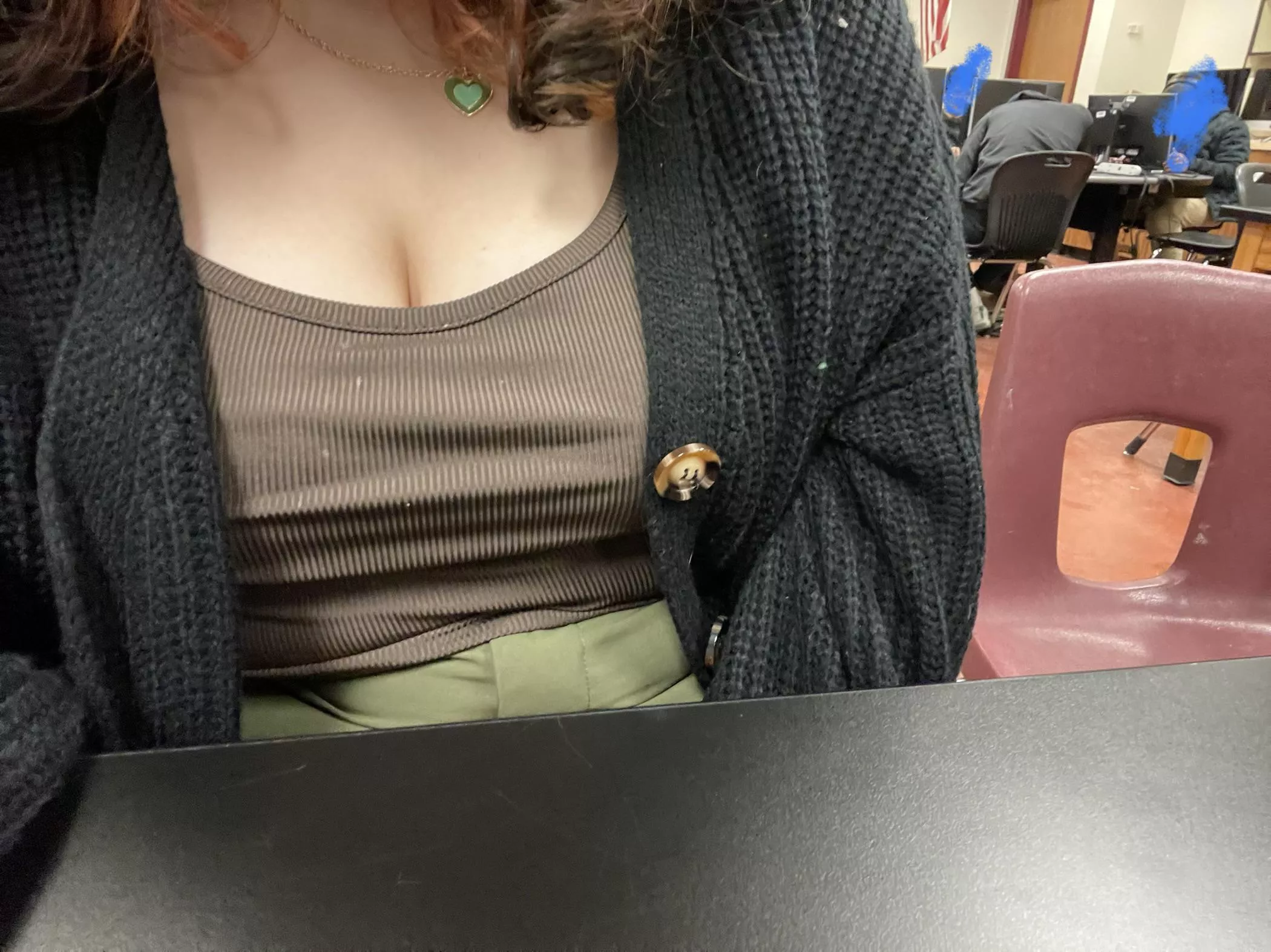 im in little space so bad rn but im in class🥺😫😭