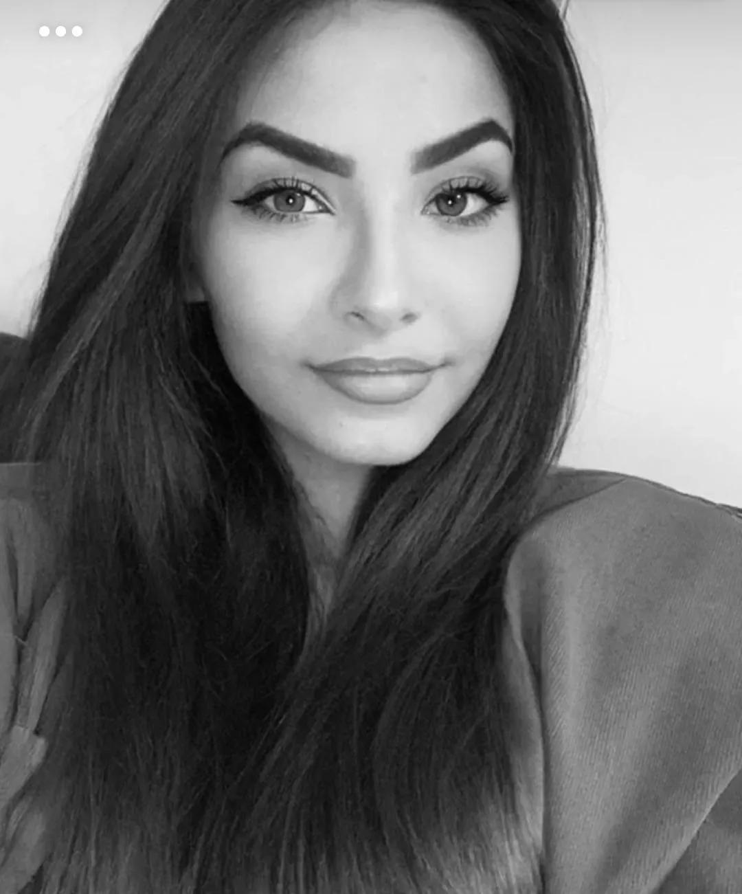 I'm masturbating to imagining watching my dad fuck the hell out of her in front of me