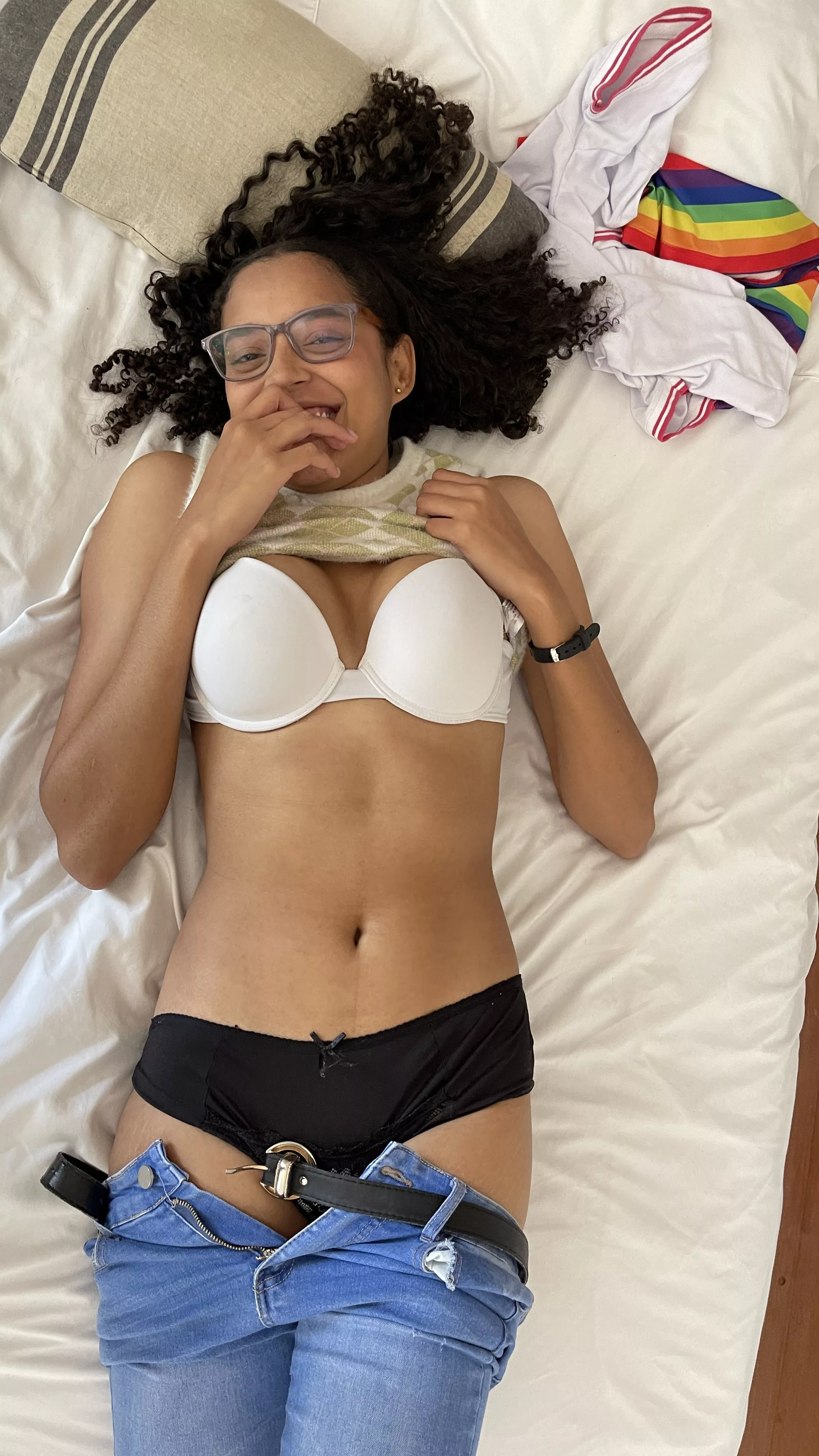 I'm new to the internet 🤓 I'm 19 and want to become a fashion designer in the future! I just started Onlyfans as well. Come say hi!