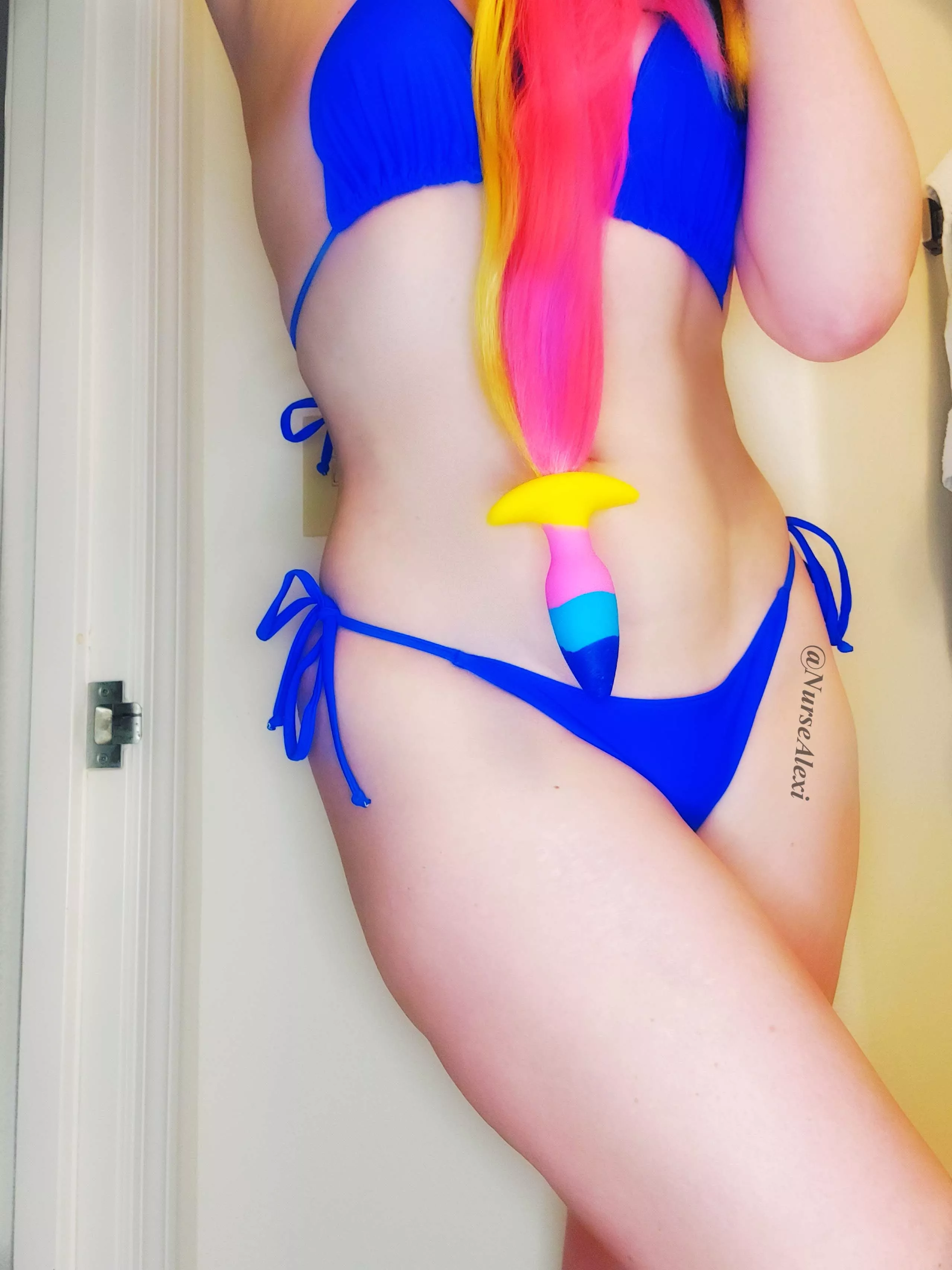 I'm off tonight so let's get off. Wanna cum play with me and my plug? 💋💞💥💦💯👅