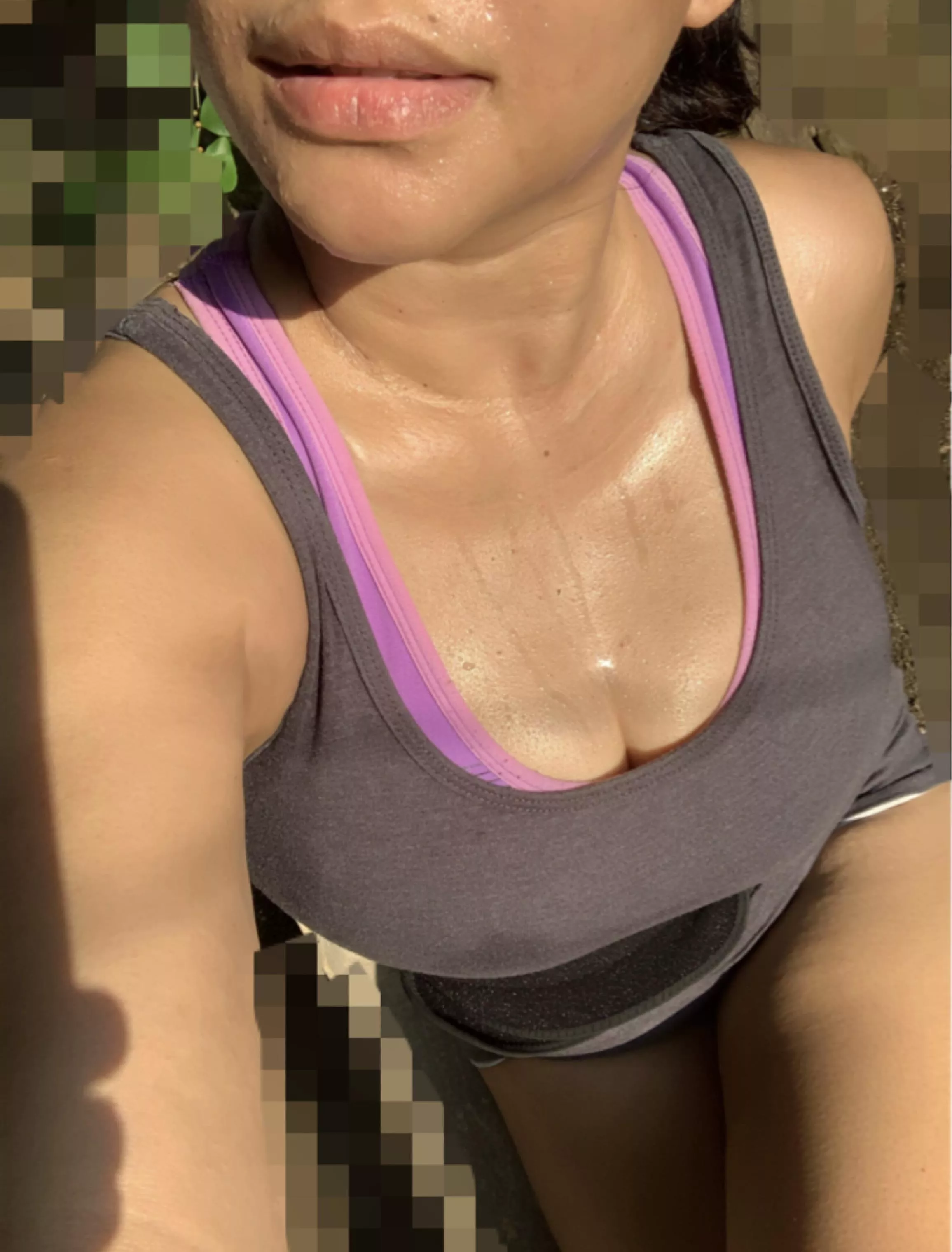 i'm on this app only to be sexy and insane, do not expect me to actually make any sense 😜 [f]