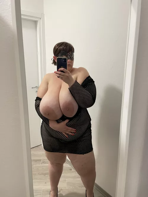 I'm ready to leave the house ... can someone accompany me…