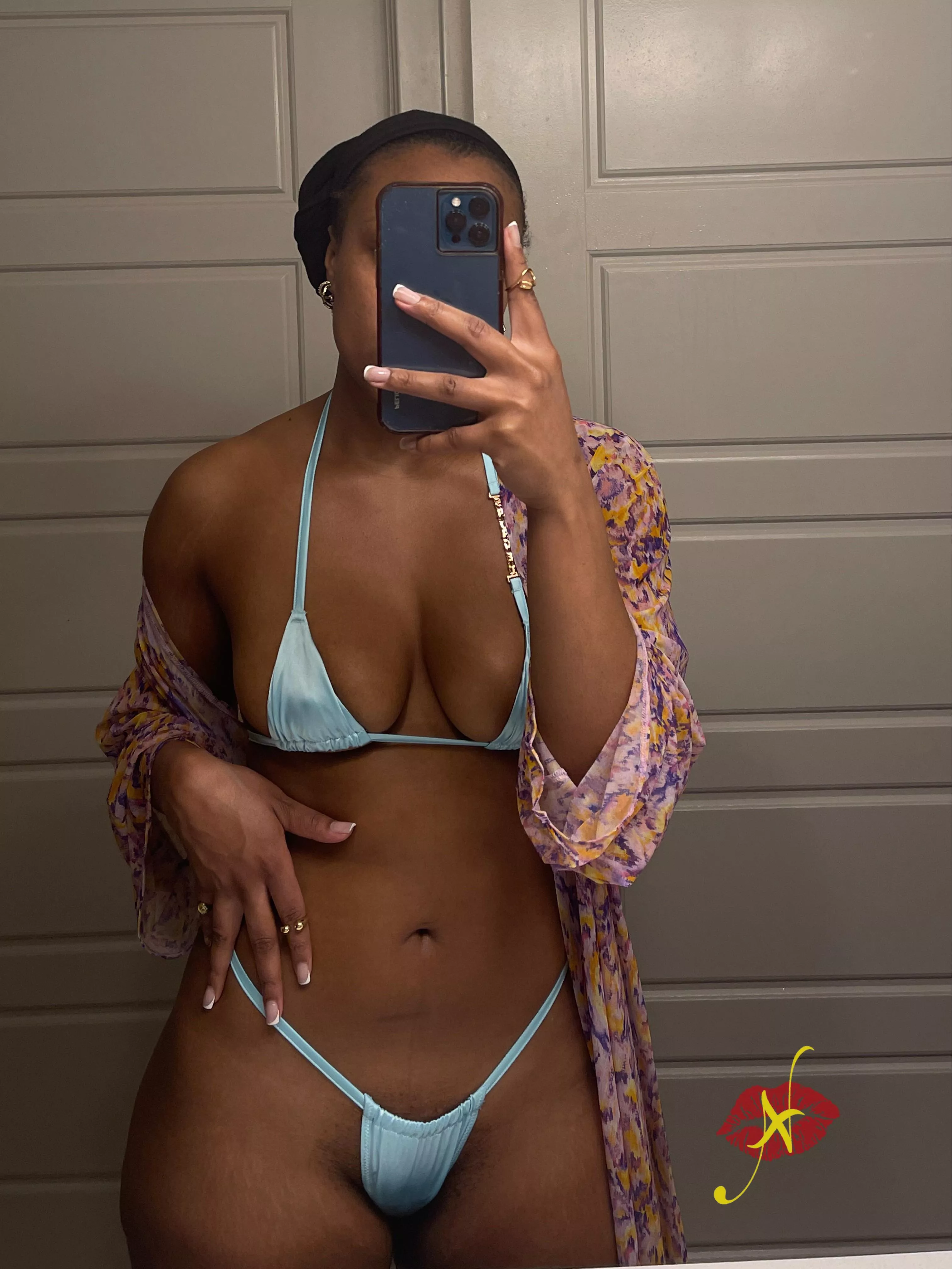 I’m ready to massage your dick as we watch the waves