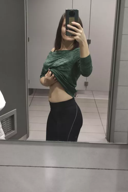 I'm so pleased to meet you! 🍑 What about you?