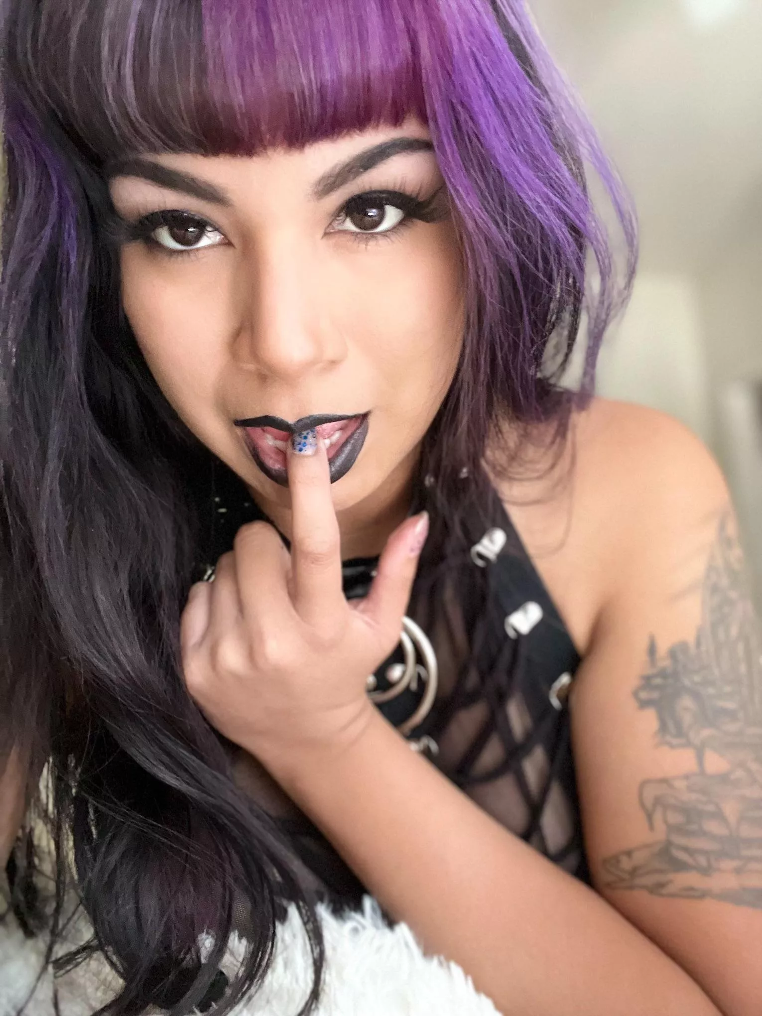 I’m up to no good 🖤✨