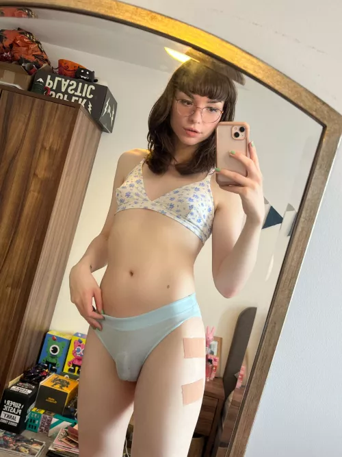 I’m your girlfriend now 😌💖