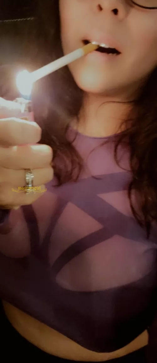 In a mood tonight...🖤💜