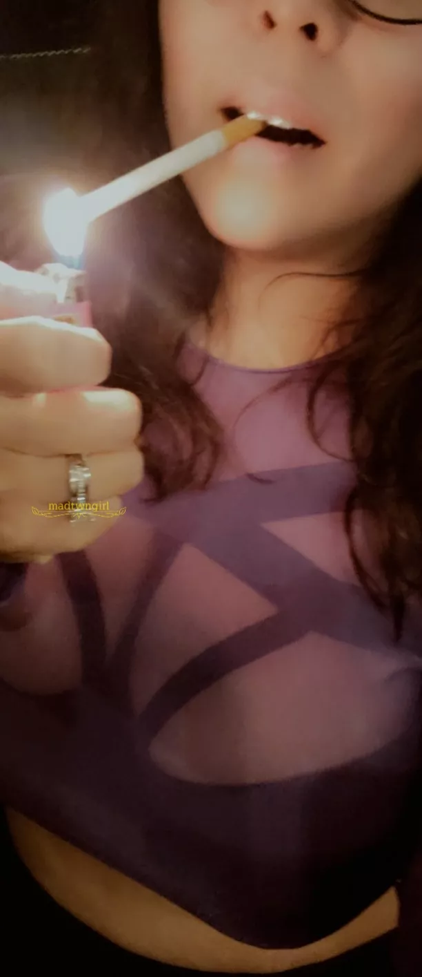 In a mood tonight...🖤💜