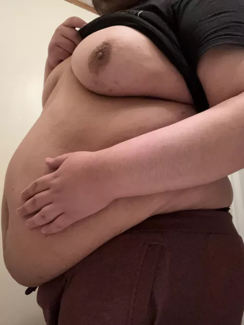 In the mood for kisses and belly rubs 😅