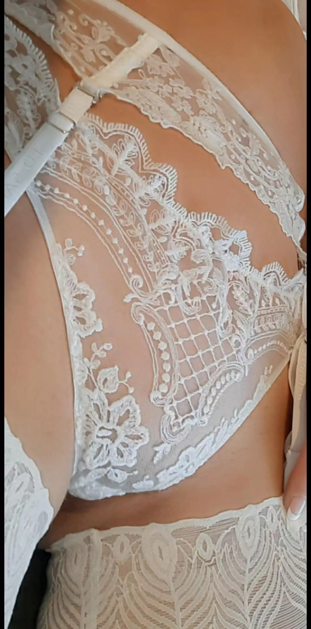 🤍 intricate [F] 🤍