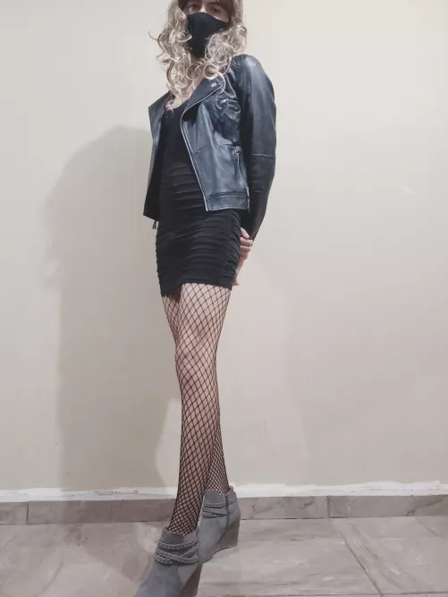 Is this a good outfit to hang out on friday night??🥰