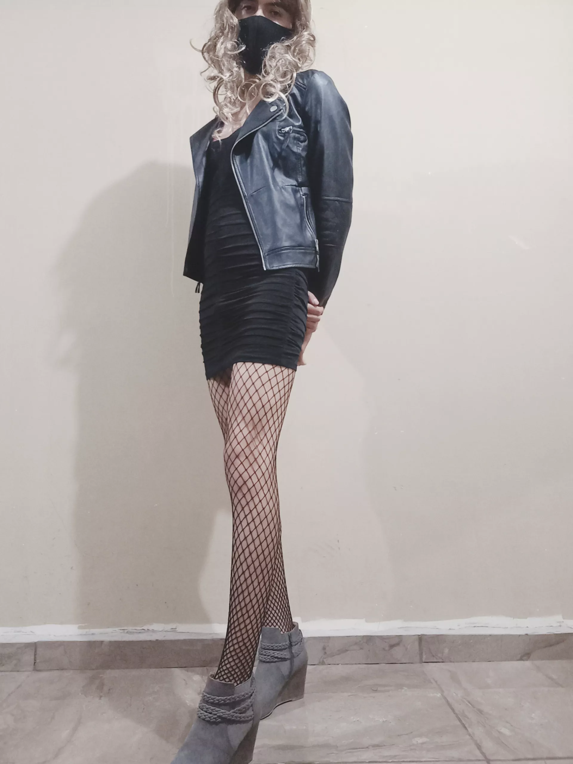 Is this a good outfit to hang out on friday night??🥰