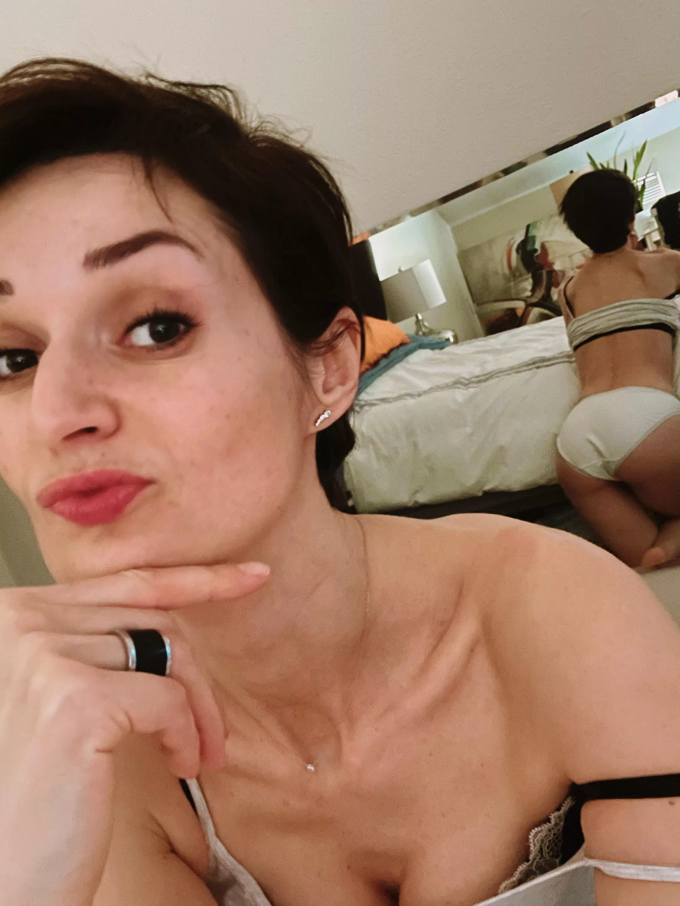 Is this a good pose for me?[f38]