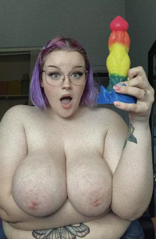 Isn’t this toy beautiful? 🥵