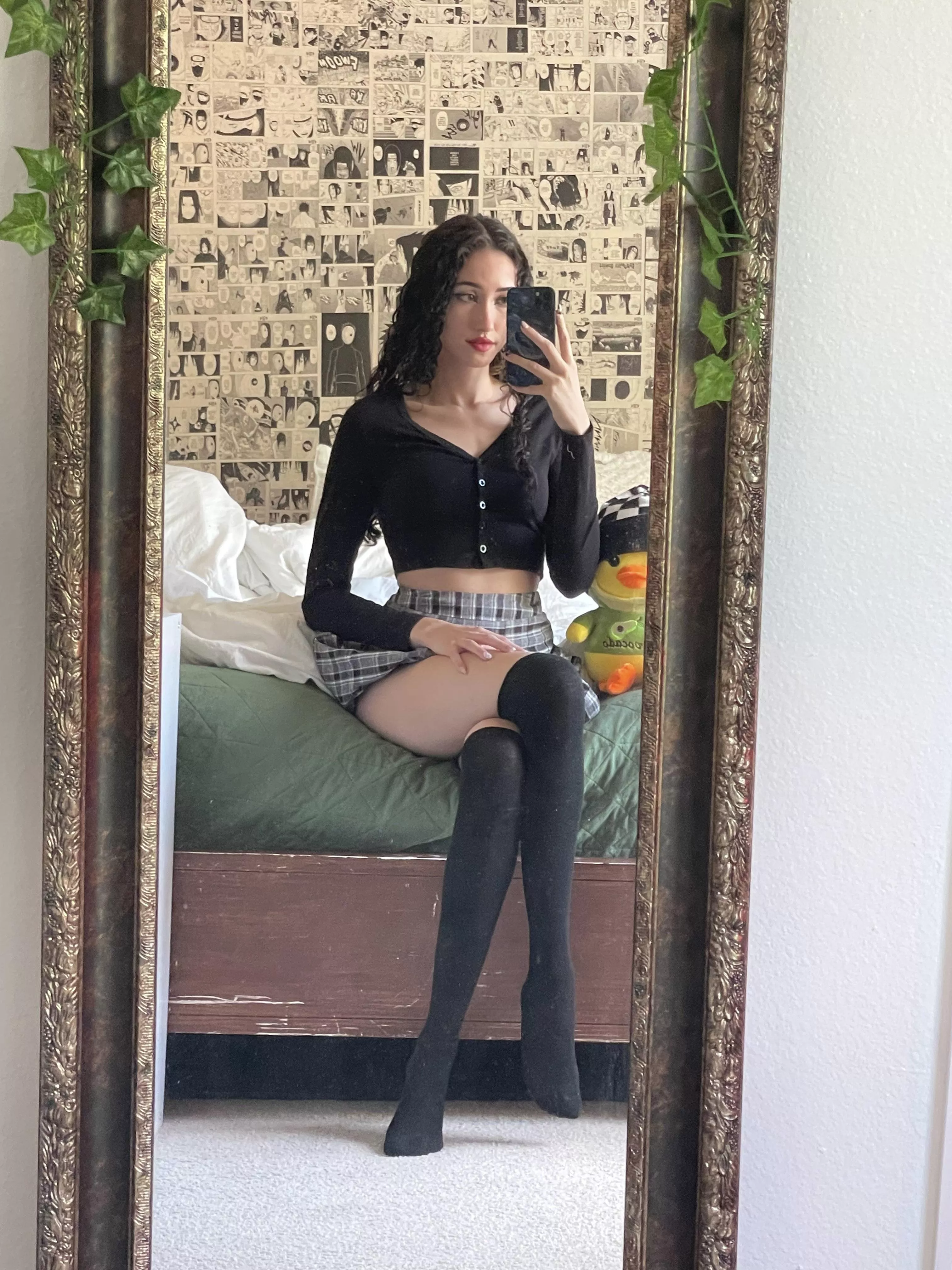 It’s a struggle finding Thighhighs that fit my long legs :’)