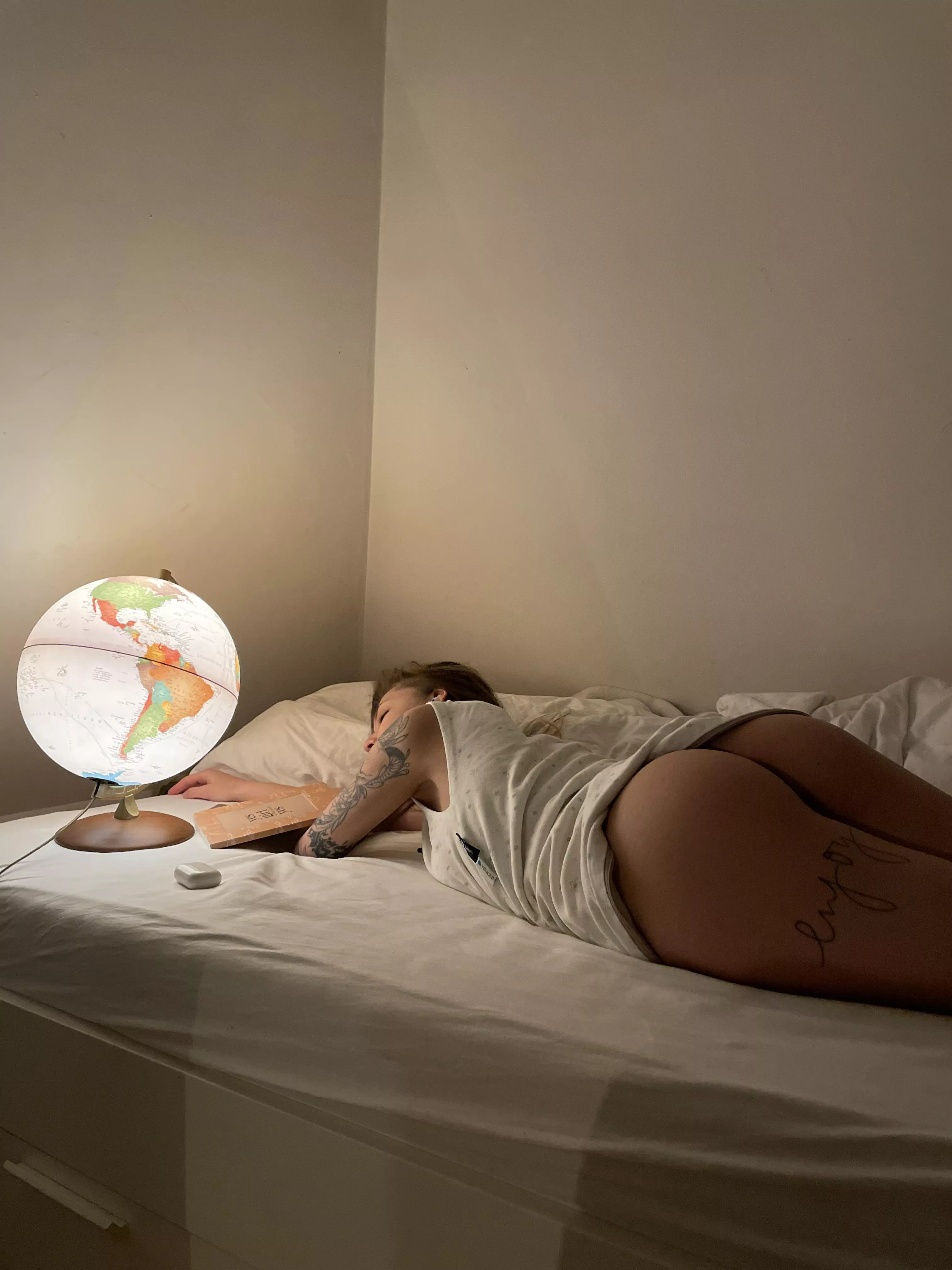 It's chilly outside, you should cum warm up with me