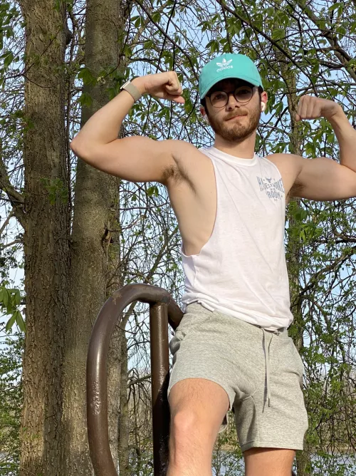 it’s finally 80° in ohio. loving this