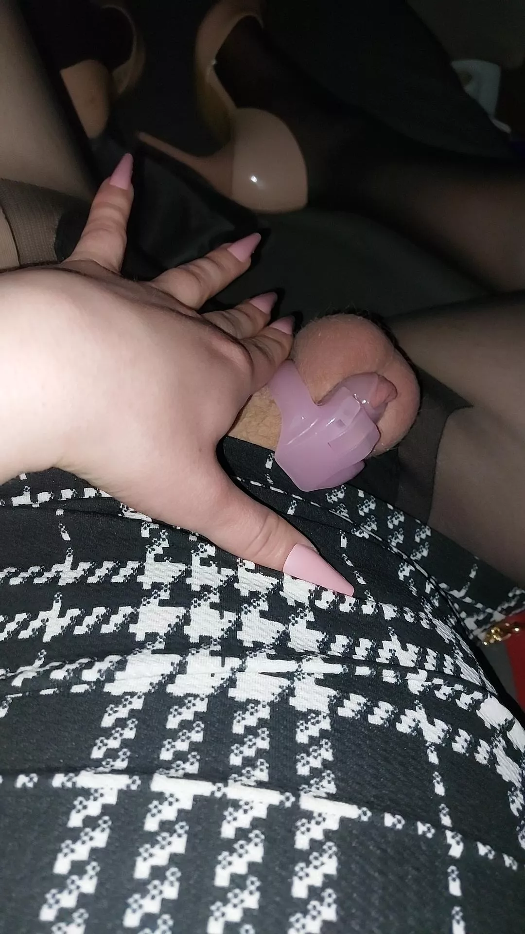 Its so cute and tiny 💅👅