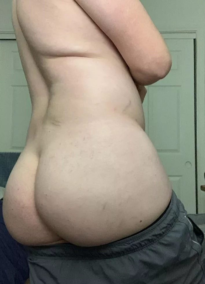 I’ve been doing leg day a lot lately can you tell?