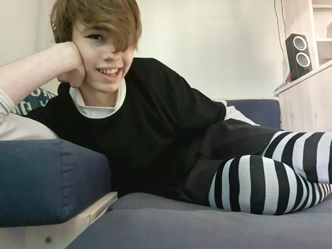 ive been practicing eyeliner, really love how fem it makes me