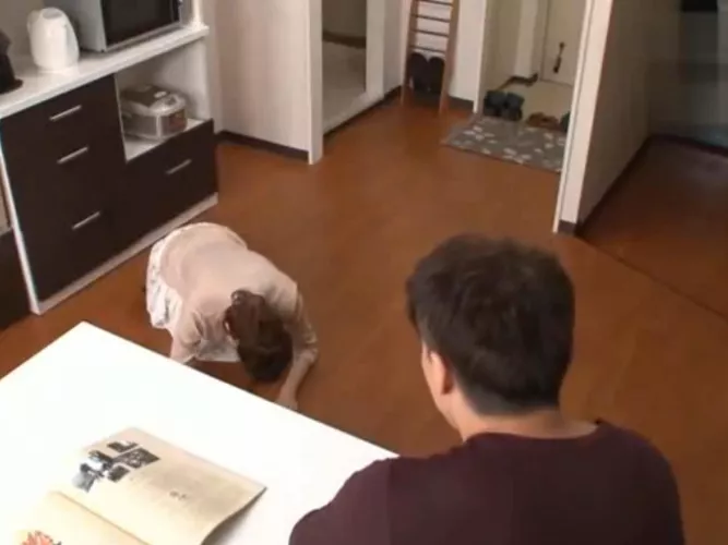 I've seen before a video of this guy with multiple women but i can't seem to find it i can only find video of the first woman anyone got the sauce ?