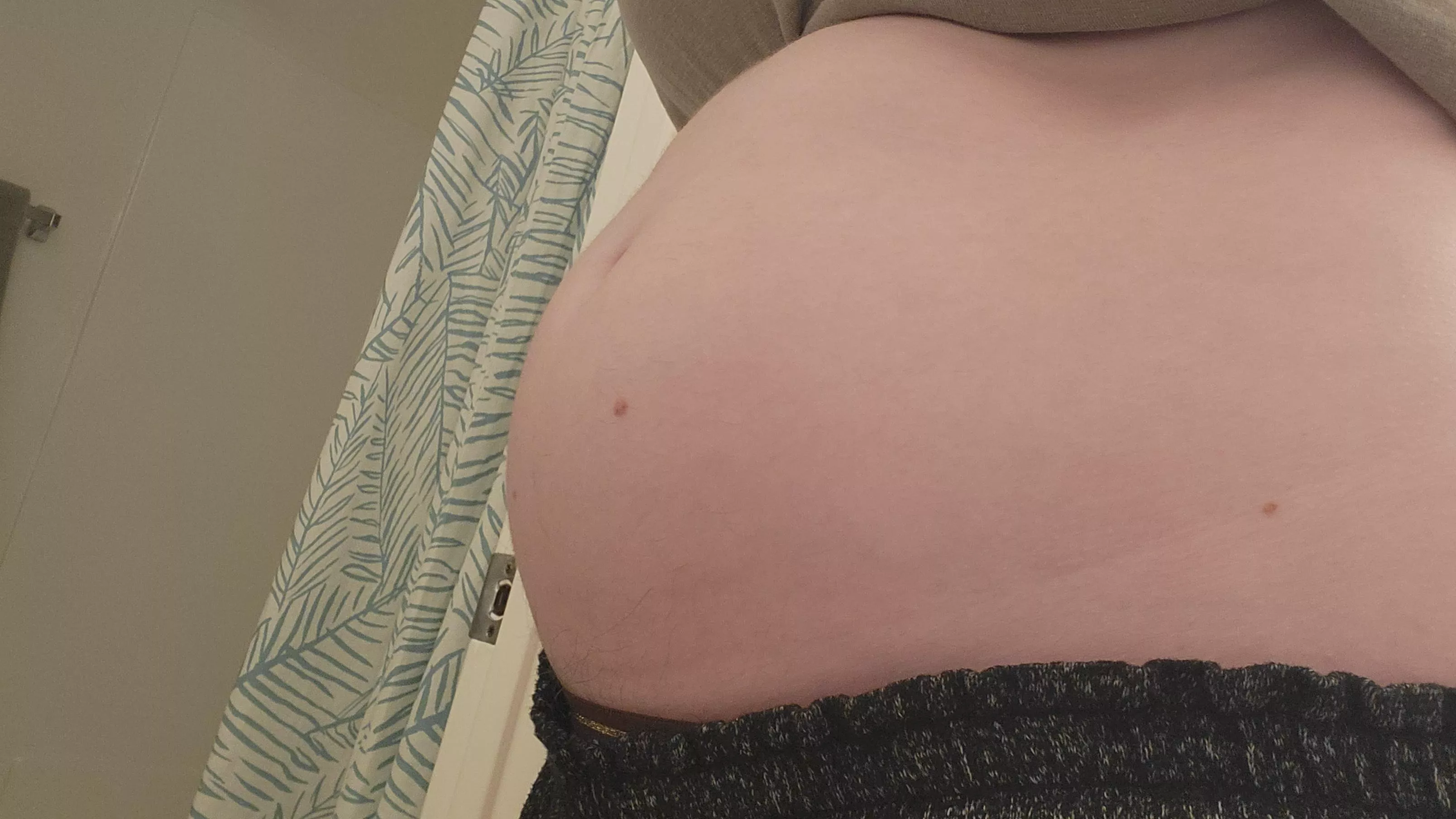 Jeez, I've gotten really fat very quickly 😅🤰🏻