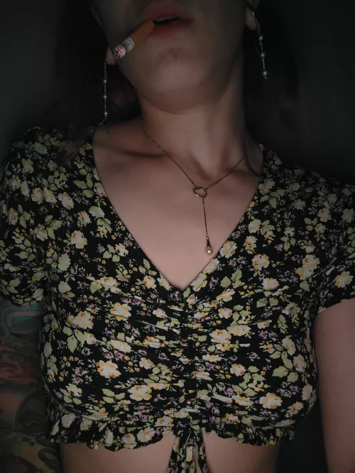 join me for an evening smoke? 😈😍🚬