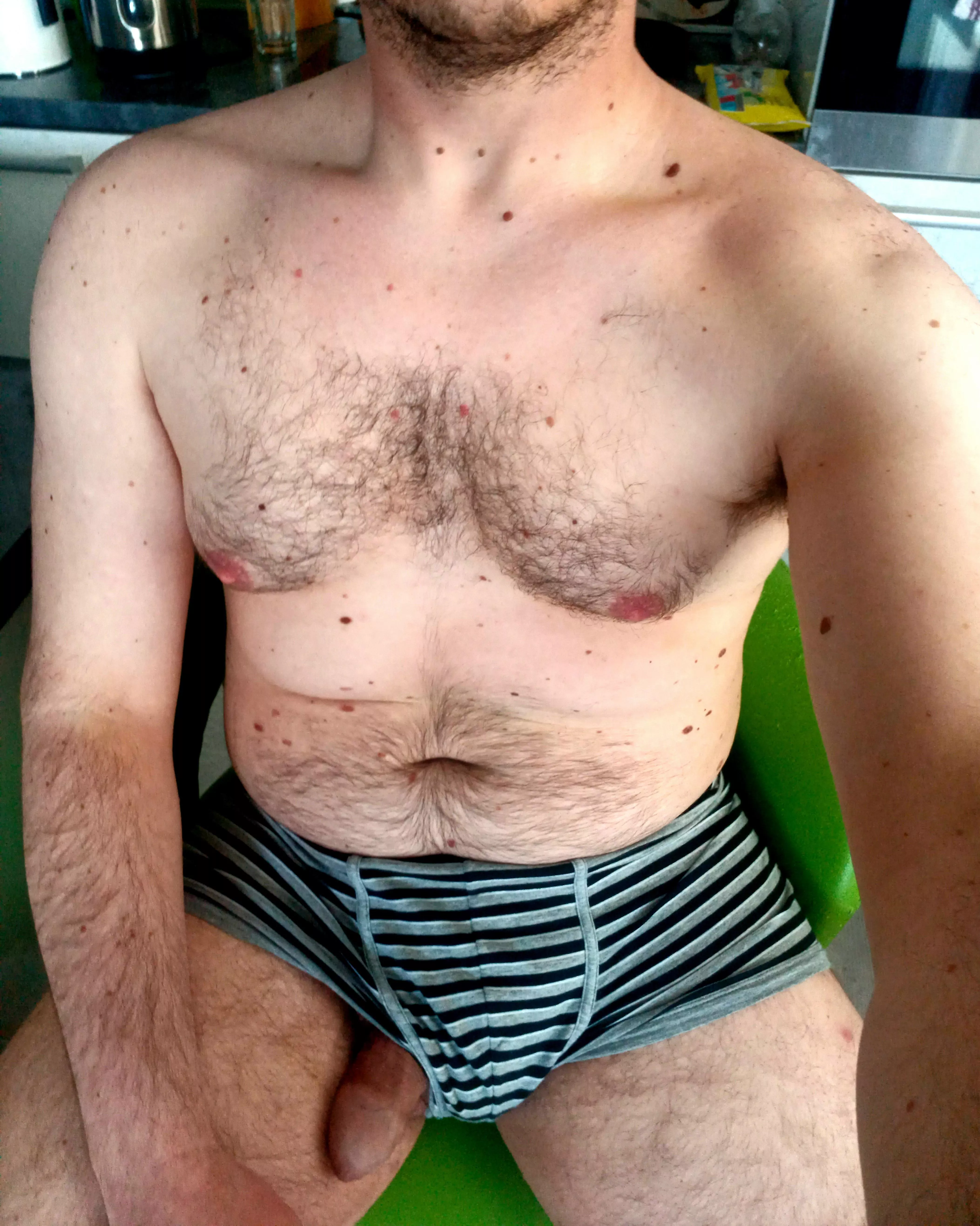 Just a bear in his chair 😁😈