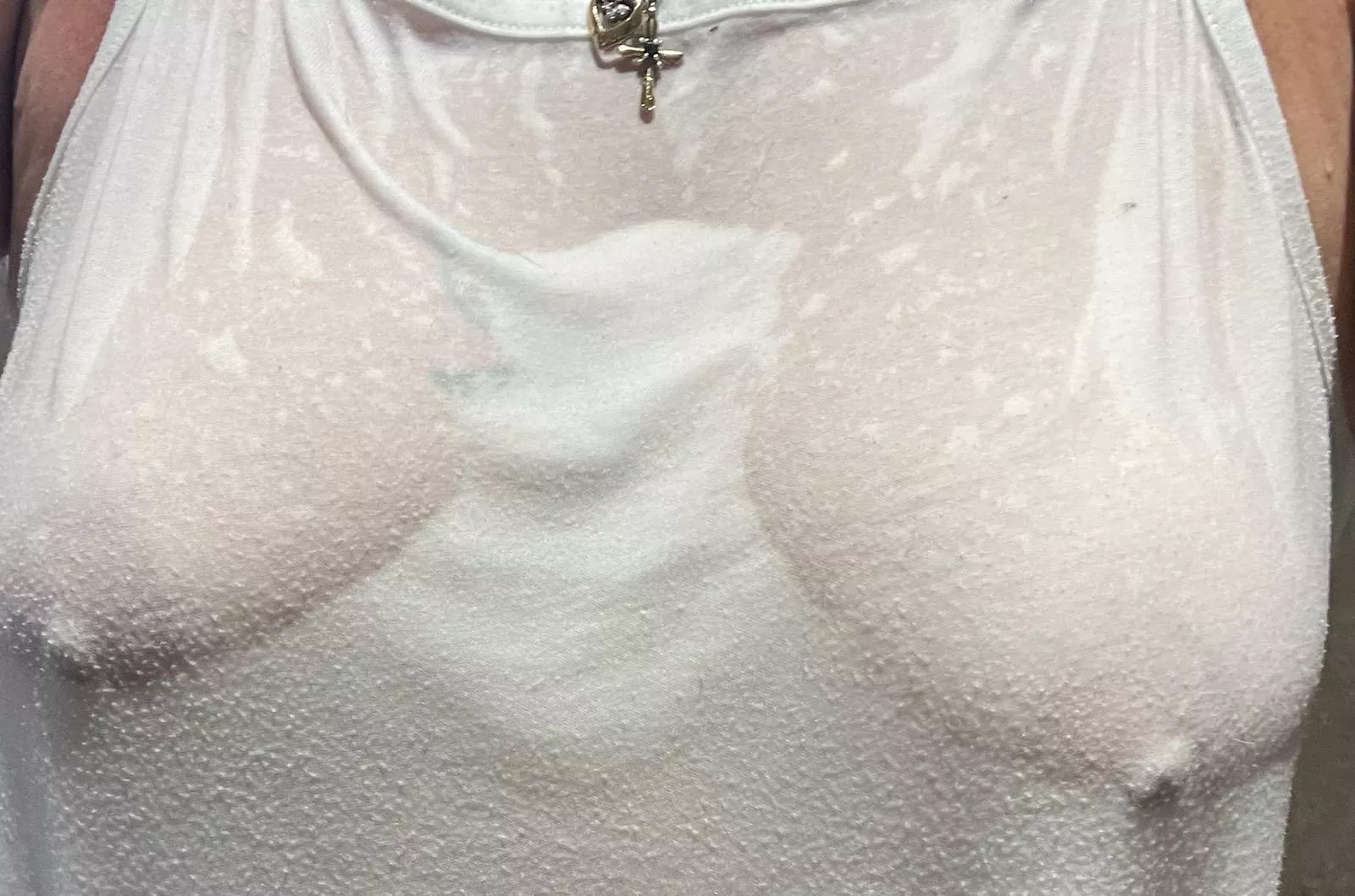 Just a little distraction for my fans on titty Tuesday 😉