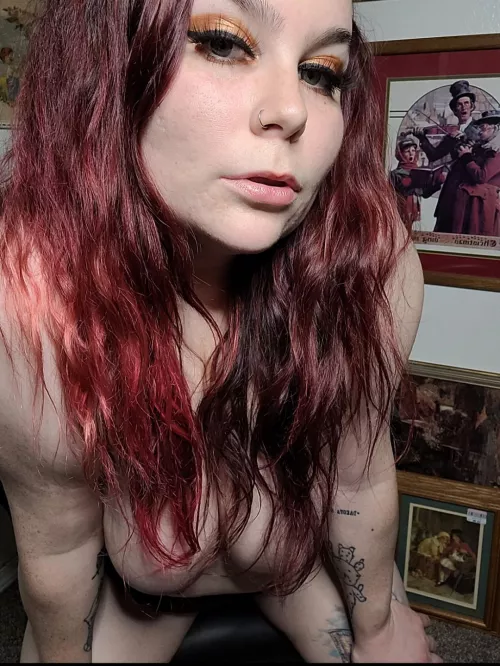 Just a naked mom bod 🖤