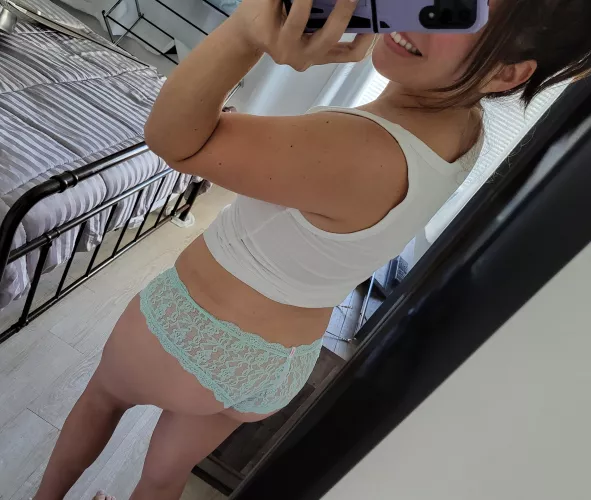 Just because I'm a mommy, doesn't mean I couldn't use a daddy. 😉