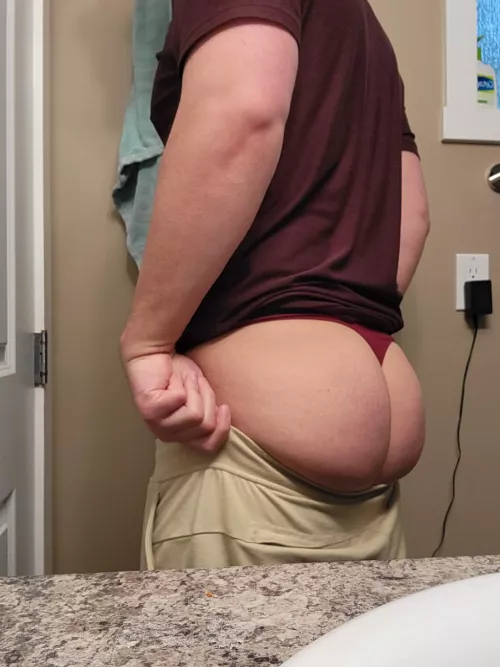 just feeling double cheeked up on a Sunday afternoon 😏