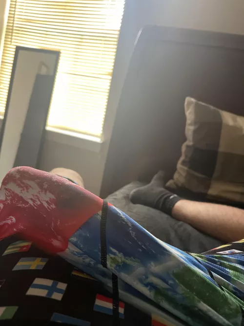 Just from seeing my bulge, do you want to suck me?😋