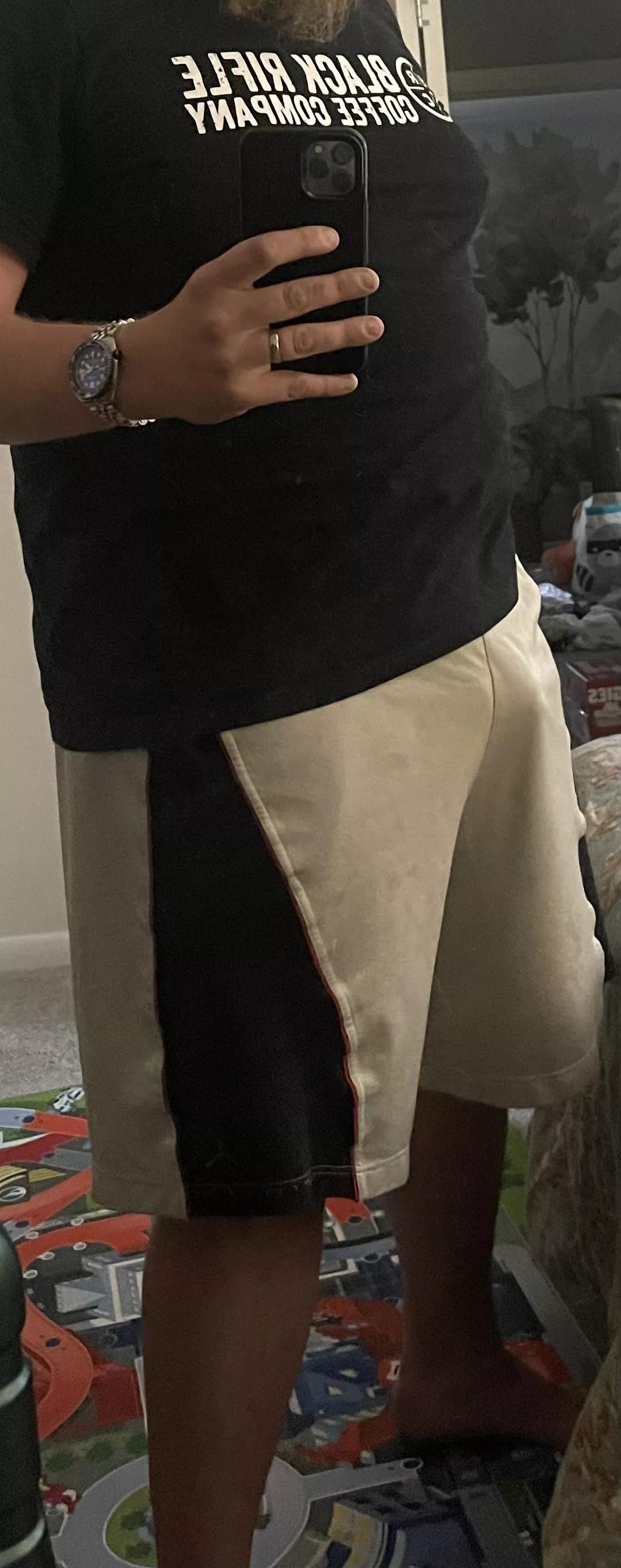 Just got back for school bus drop off… idk why the moms are so friendly today…