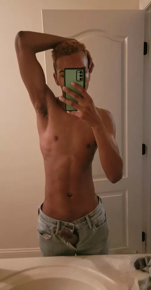 Just got finished with the gym who wants to smell