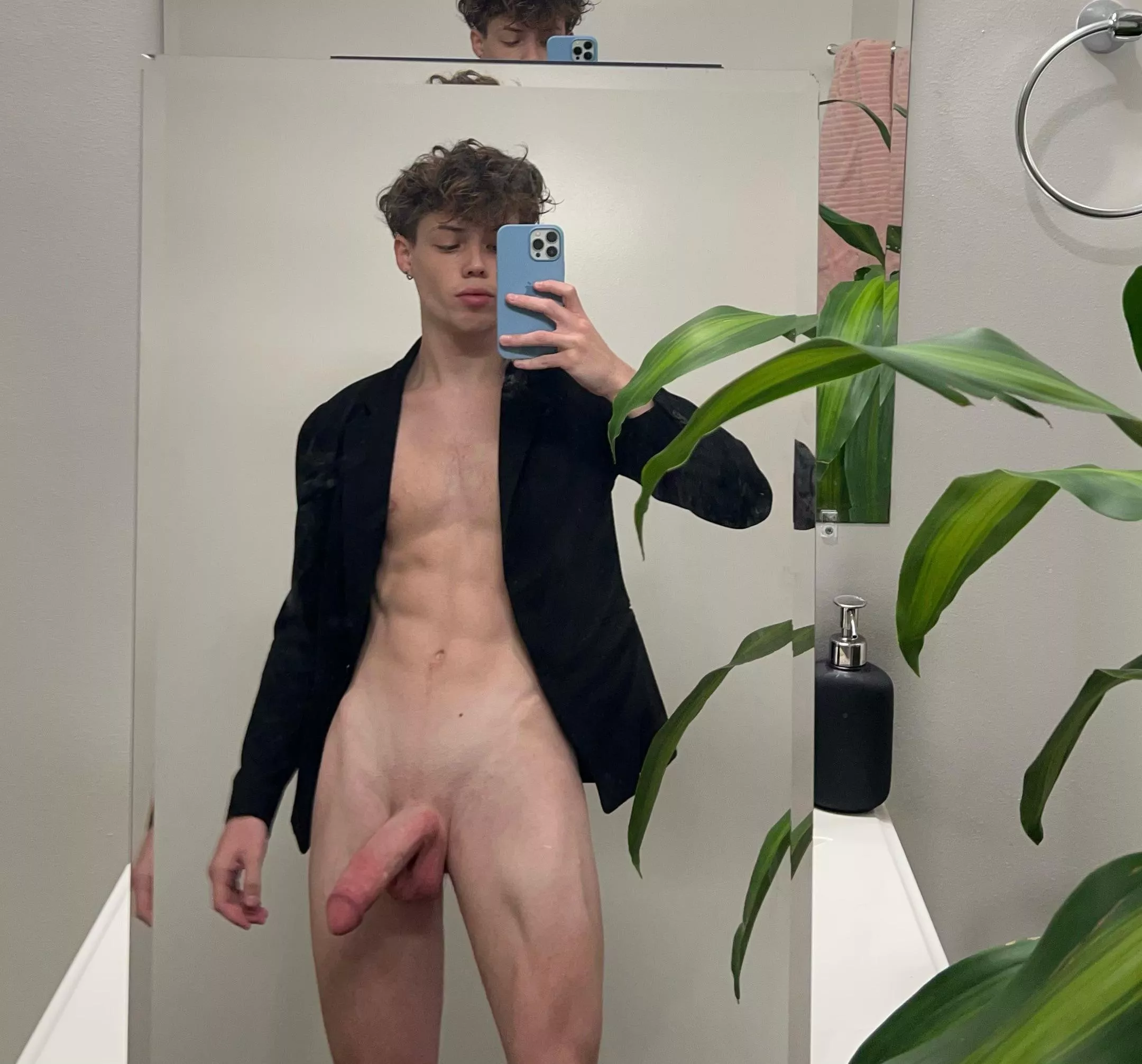 just got off work, can you help relieve my stress? 🫣💦