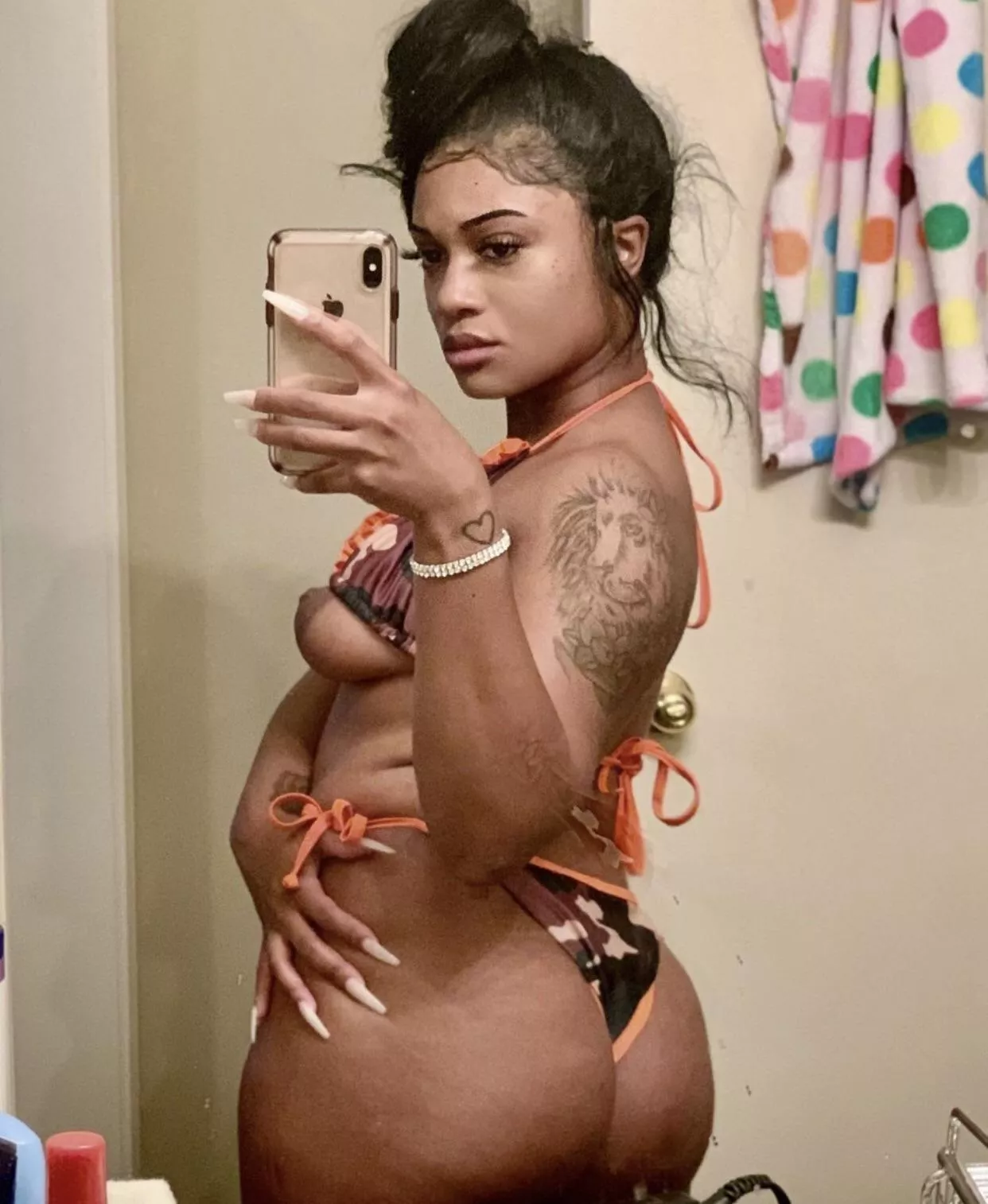 Just had my fat n***** butt requested π₯° whatβs next ? π₯° KIK// FineAssSub Just had my fat n***** butt requested π₯° whatβs next ? π₯° KIK// FineAssSub