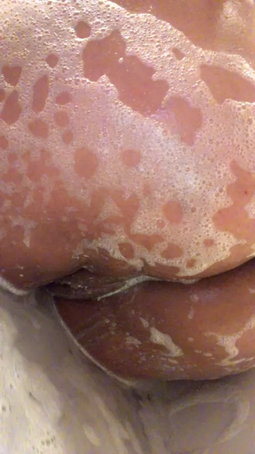 just having a relaxing bath 🌿