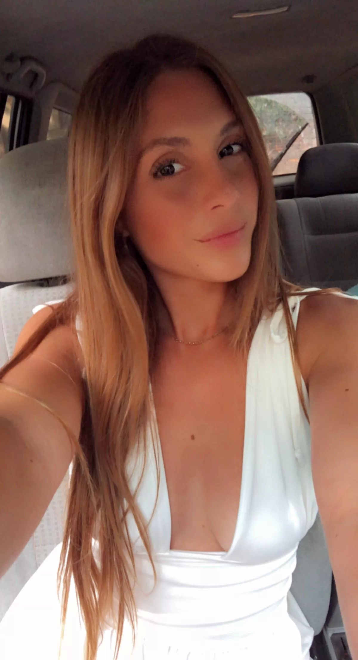 Just heading out for the day, can’t wear a bra in this dress 🤷🏻‍♀️