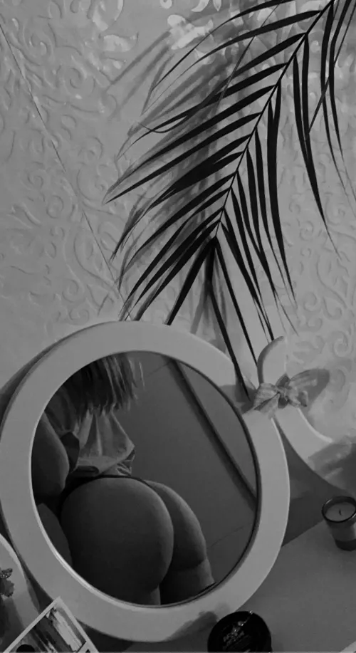 Just imagine the back shots 😋