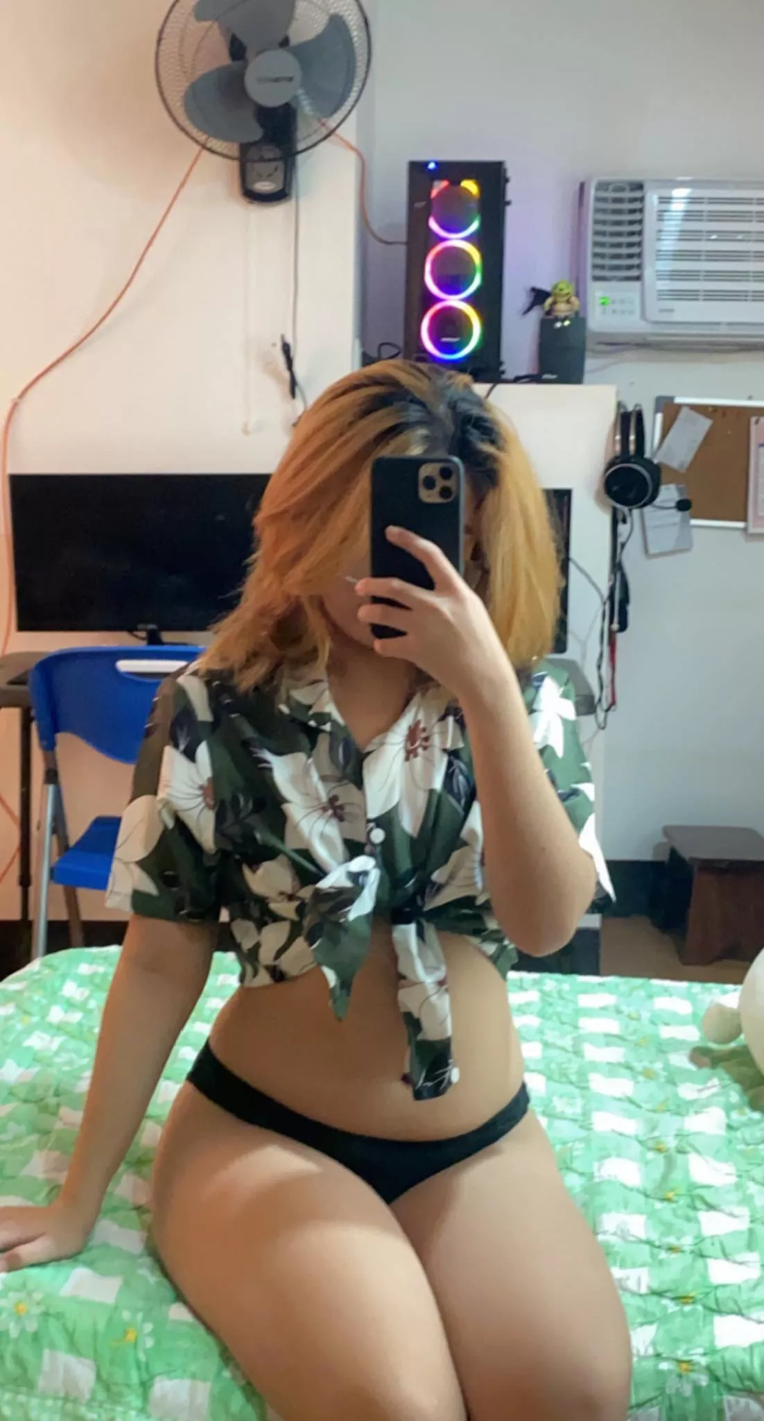 Just in case someone is looking for a nerdy and petite fuckdoll this weekend