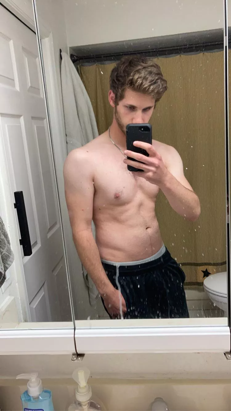 Just started lifting again so a happy flex :)