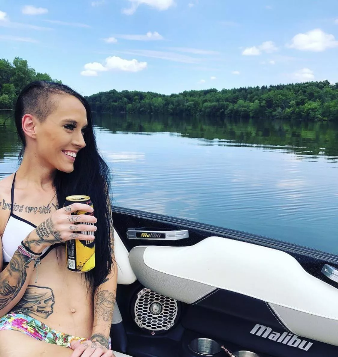 Just trying to be someone’s sugar baby 🍭🍬