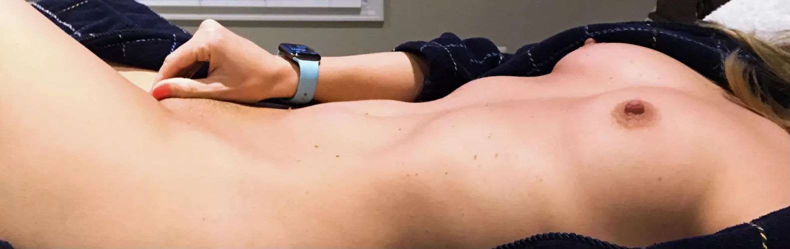 Just trying to warm up!!! Little chilly 🥶