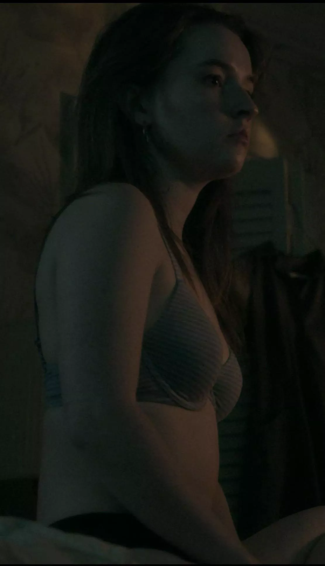Kaitlyn dever boobs