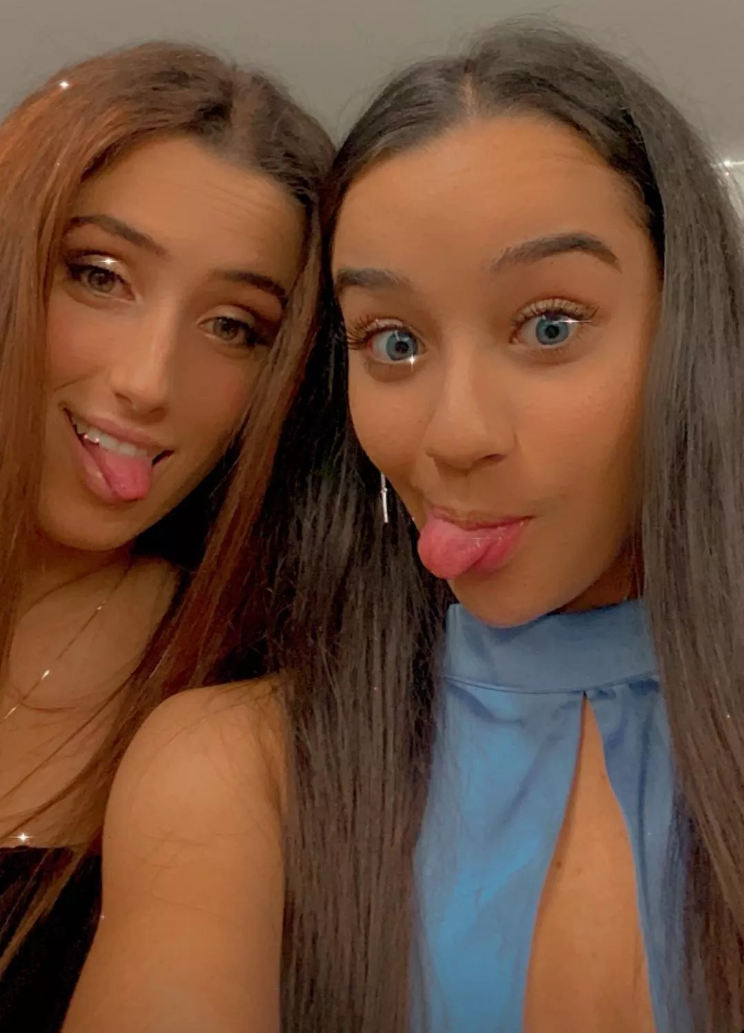 Kik: Tara_k31 😘, tribute which one of us you want to fuck more 😉18F,18F