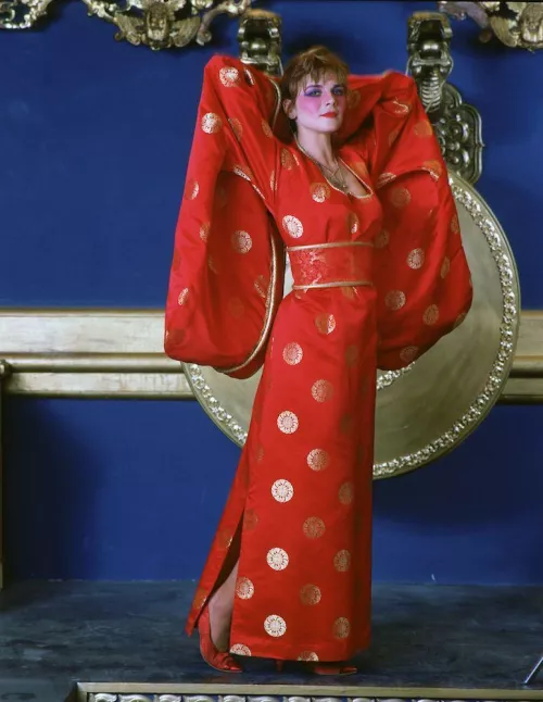 Kim Cattrall in pretty much any of her 1980s movies.